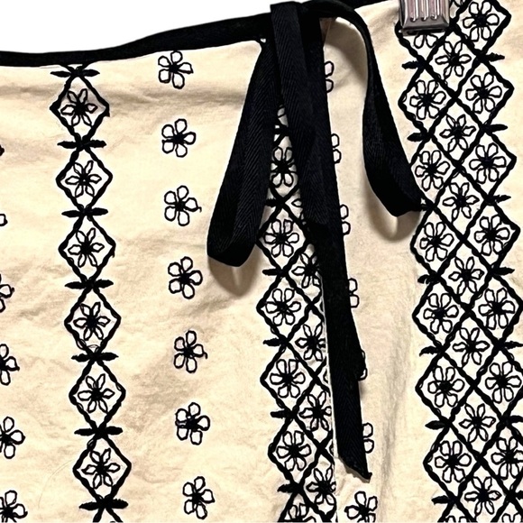 Nanette Lepore Black and Cream Embroidered Skirt - Picture 4 of 10